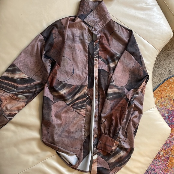 Abstract looking loose blouse - Picture 3 of 6